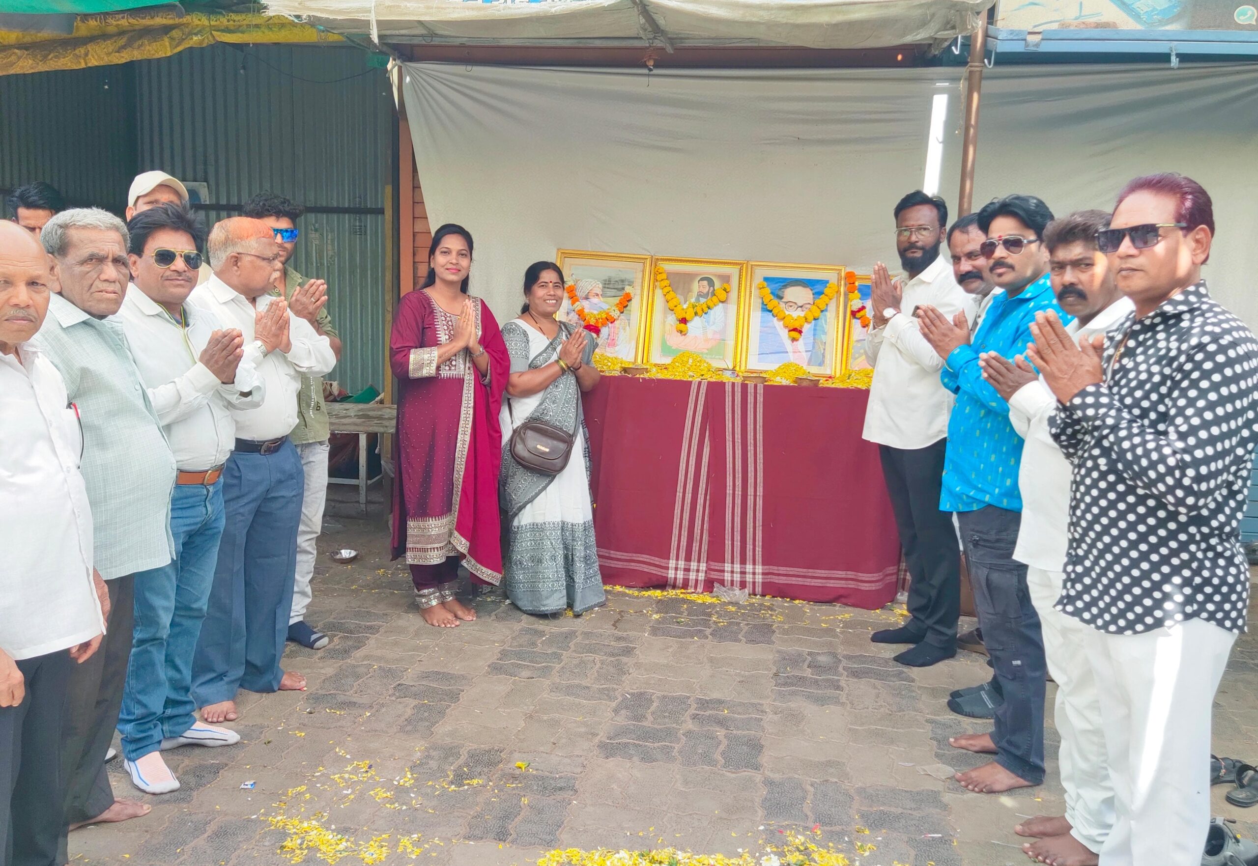 भुसावळ शहरात माता रमाई भीमबा आंबेडकर आणि संत शिरोमणी रोहिदास महाराज यांच्या संयुक्त जयंतीनिमित्त भाजपाच्या अनुसूचित जाती मोर्चाच फराळ वाटप