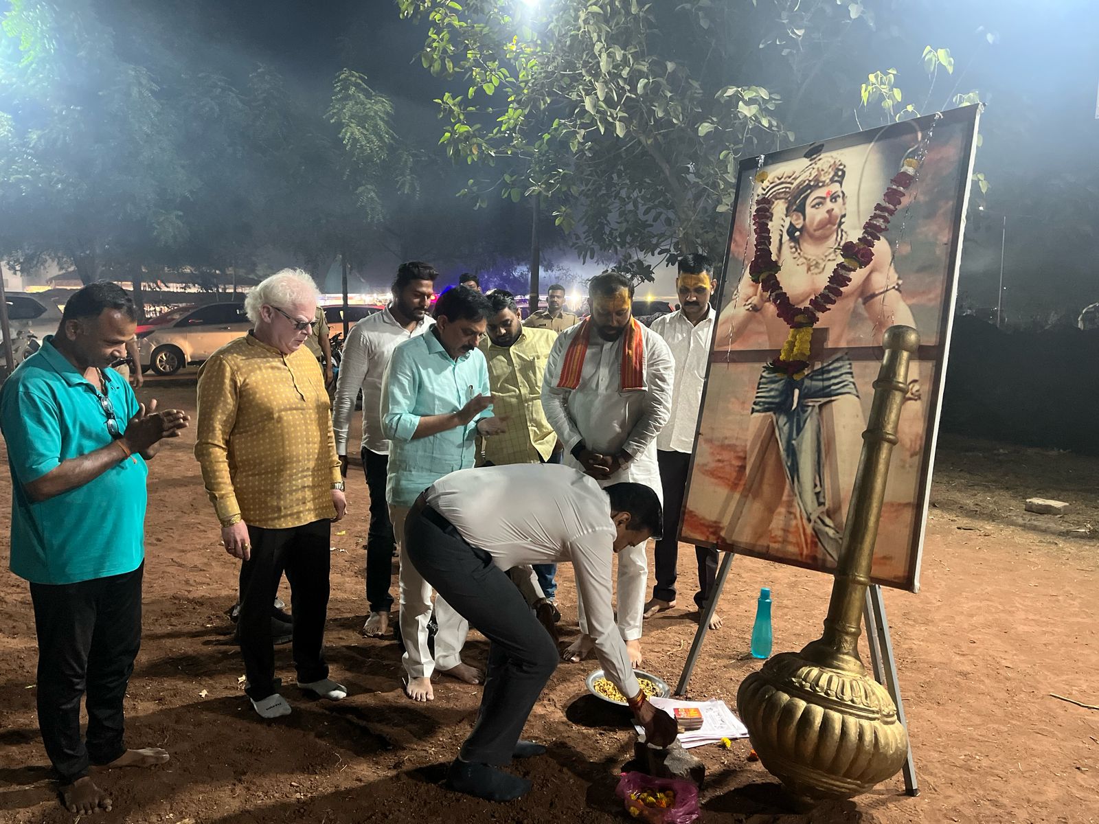 राजकीय, प्रशासकीय आणि धार्मिक क्षेत्रातील मान्यवर एकत्र — हनुमान भक्तीने भरले वातावरण