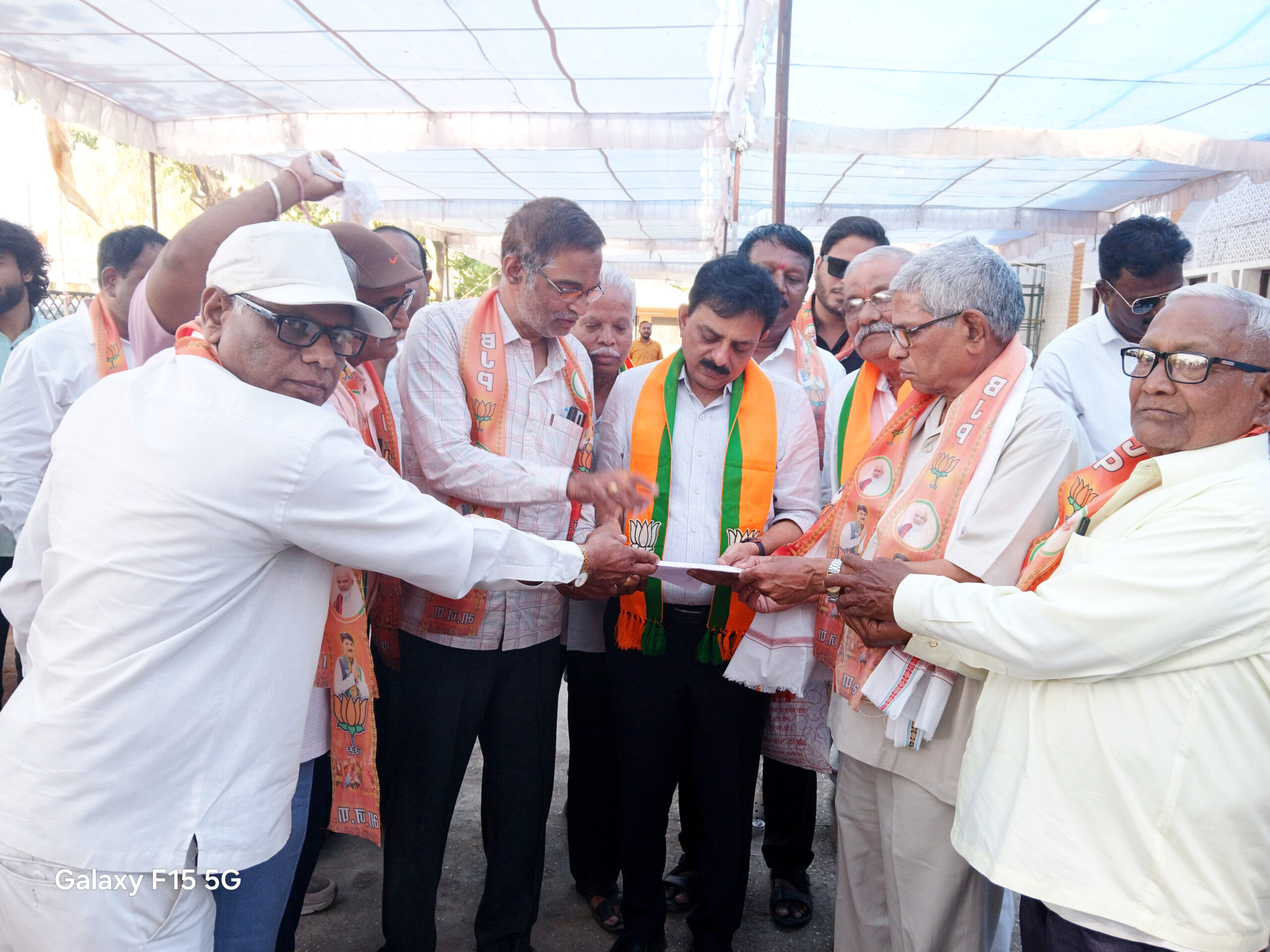 पतंजली जेष्ठ नागरिक संघाचे मंत्री सावकारेंकडे निवेदन – आरोग्य व सार्वजनिक सुविधांवरील मागण्या अग्रक्रमावर