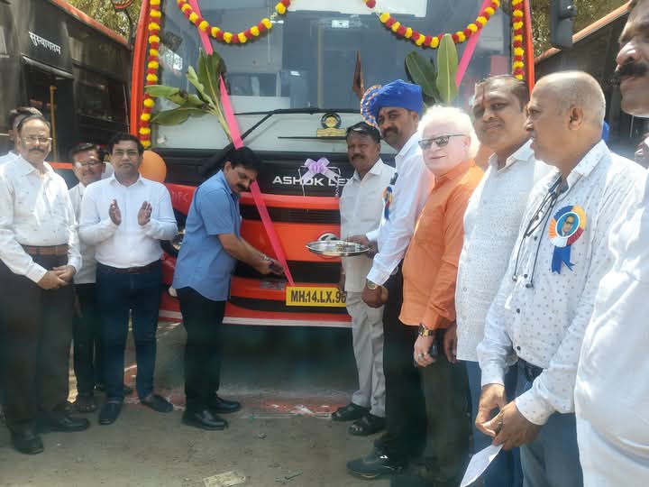ना.श्री संजय सावकारे यांच्या हस्ते भुसावळ बस आगारात नव्या बसेसचा शुभारंभ