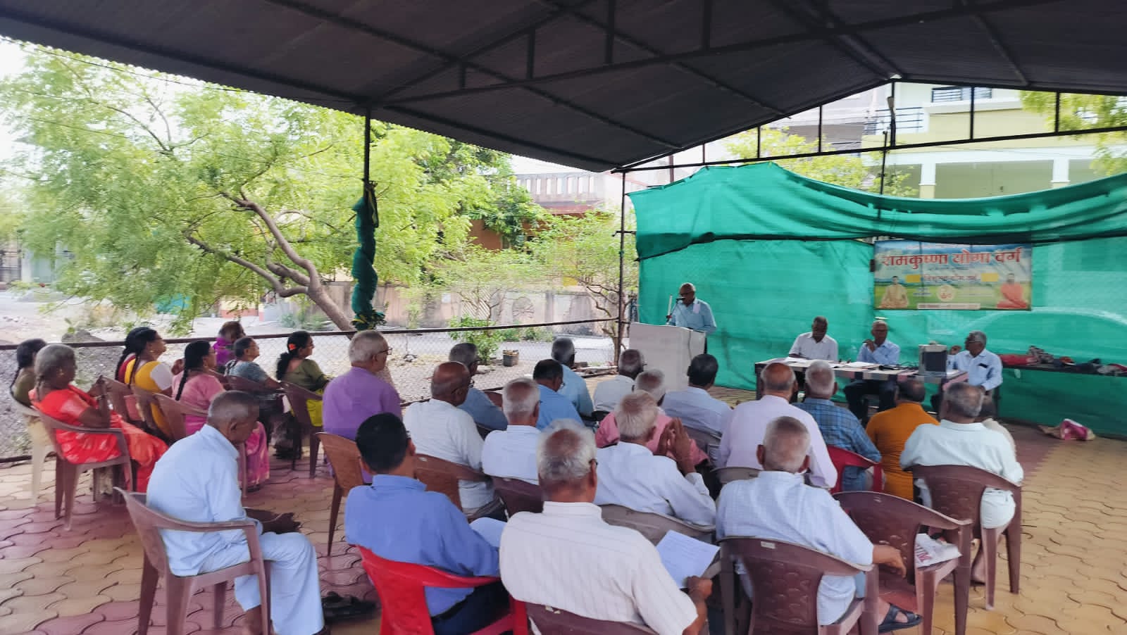 वासुदेव जेष्ठ नागरिक संघात संगीत संध्या उत्साहात