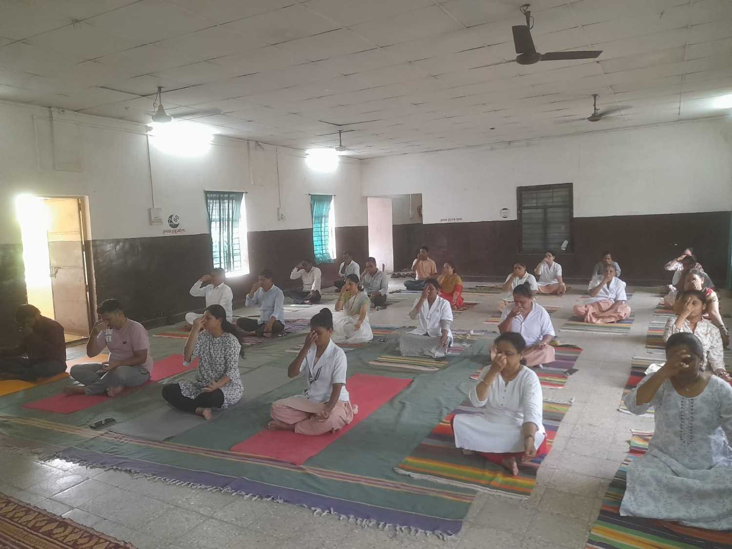 चैतन्य आयुर्वेद रुग्णालयात आंतरराष्ट्रीय योग दिन उत्साहात साजरा