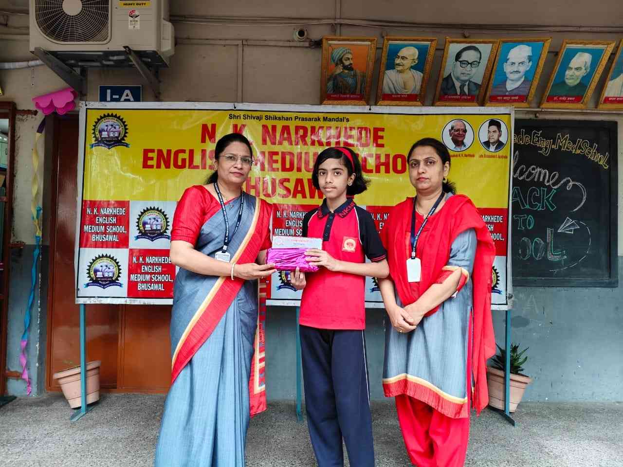 एन. के. नारखेडे इंग्लिश मिडीयम स्कुल मध्ये”कालीदास दिन उत्साहात साजरा