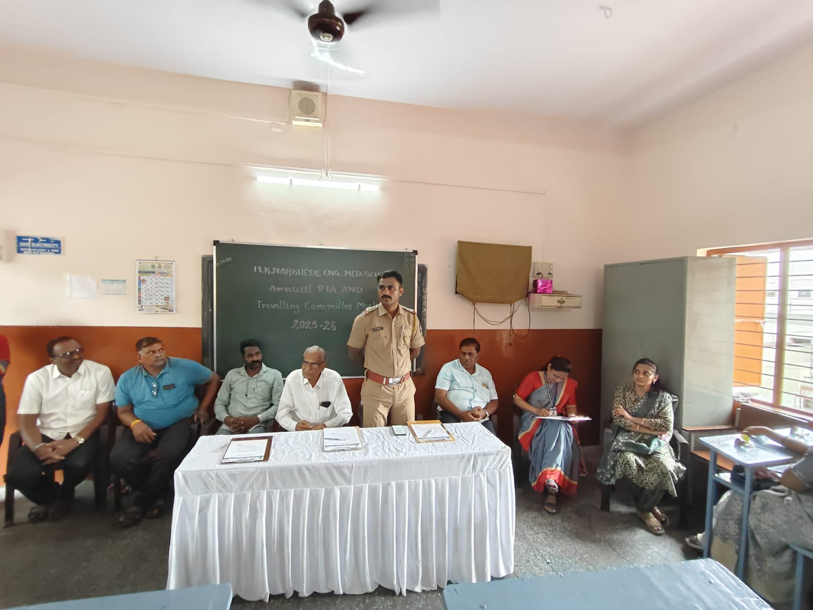 एन.के. नारखेडे इंग्लिश मिडीयम स्कुल मध्ये “परिवहन समितीची सहविचार सभा सर्पन्न”