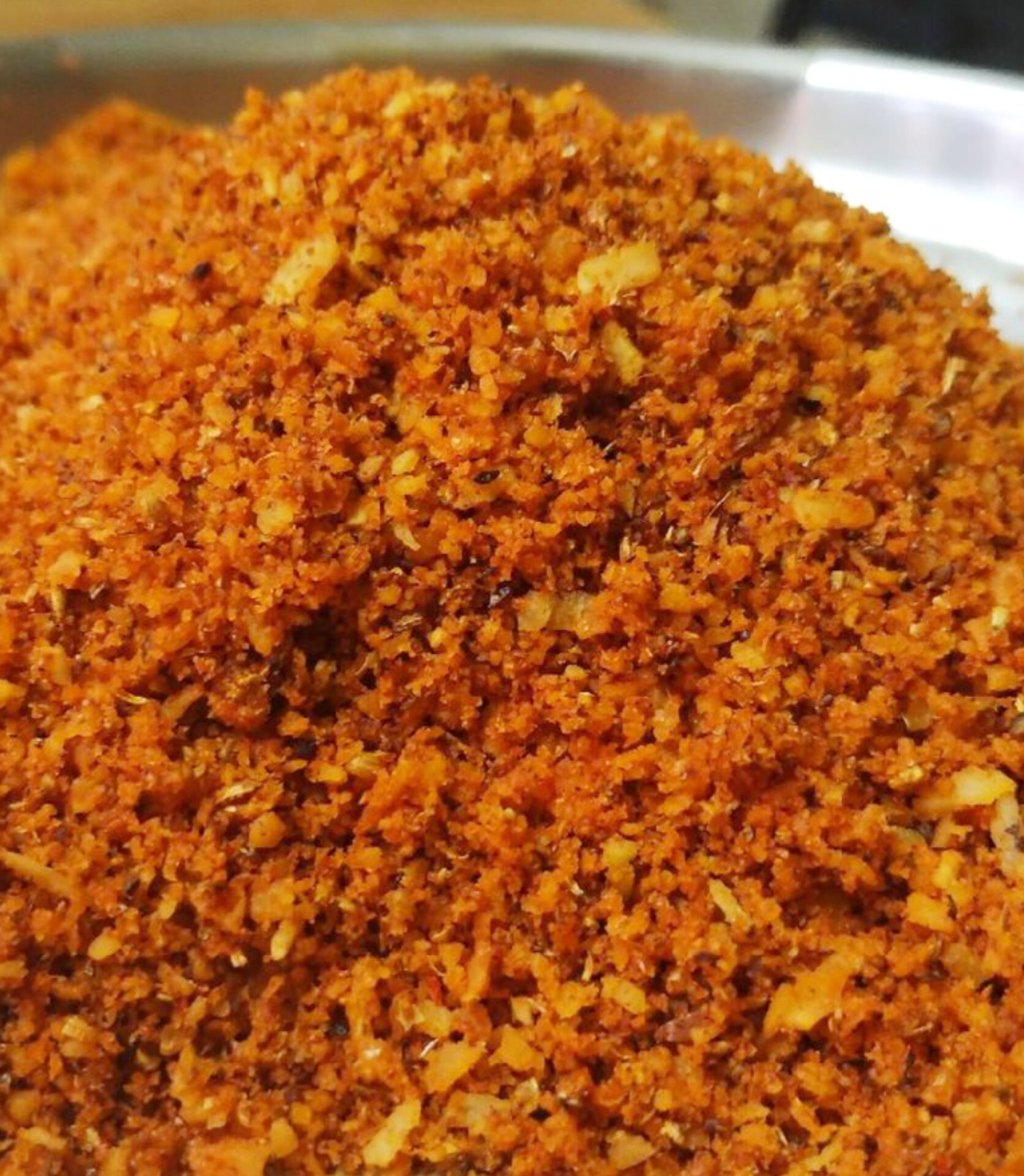 भाकरीसोबत हवीय झणझणीत चव? मग ही लसूण चटणी नक्की ट्राय करा!