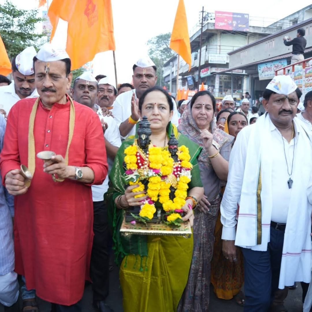 “विठुरायाच्या दर्शनासाठी आनंदाची वारी : जामनेर तालुक्यातील भाविक विशेष रेल्वेने पंढरपूरकडे रवाना”