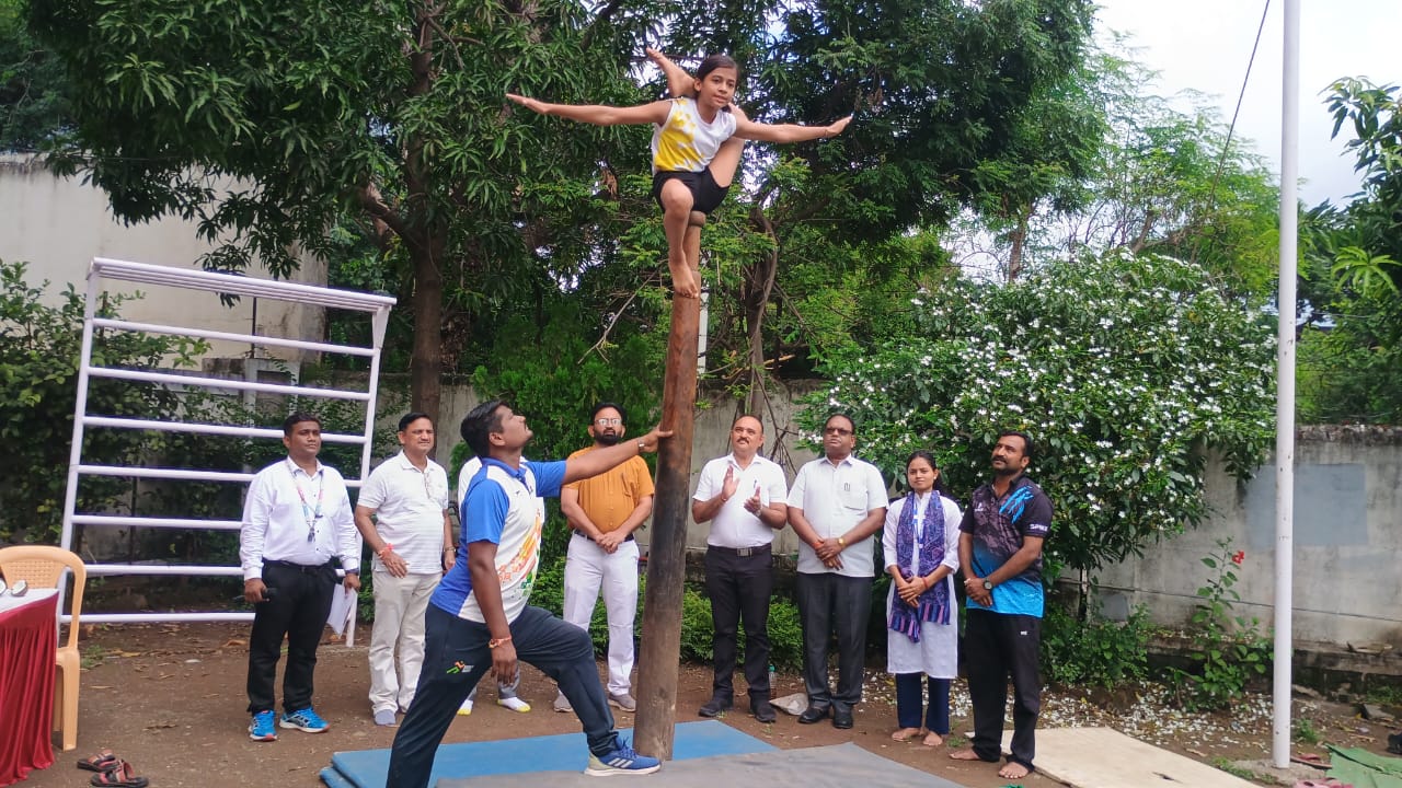 जिल्हास्तरीय शालेय मनपा मल्लखांब स्पर्धा उत्साहात संपन्न