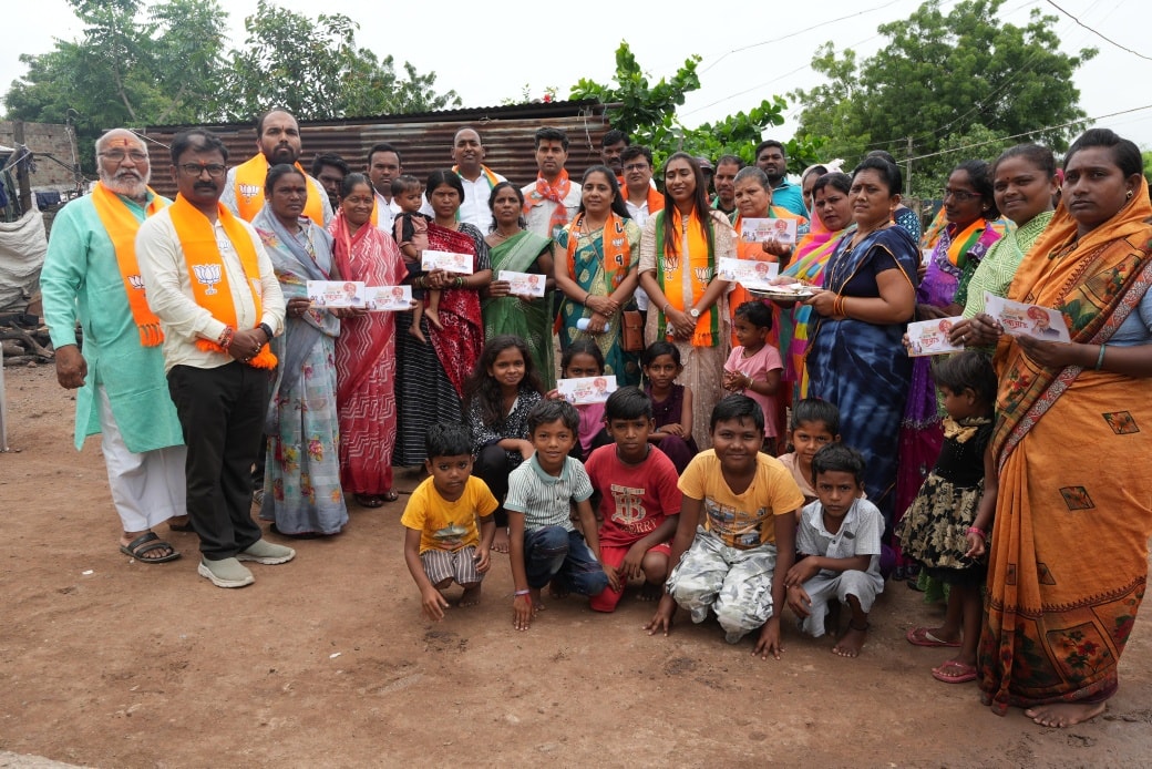 रक्षाबंधनानिमित्त देवभाऊंसाठी लाडक्या बहिणींकडून राख्यांचे संकलन,बोदवड येथे भारतीय जनता पक्षाचा उपक्रम