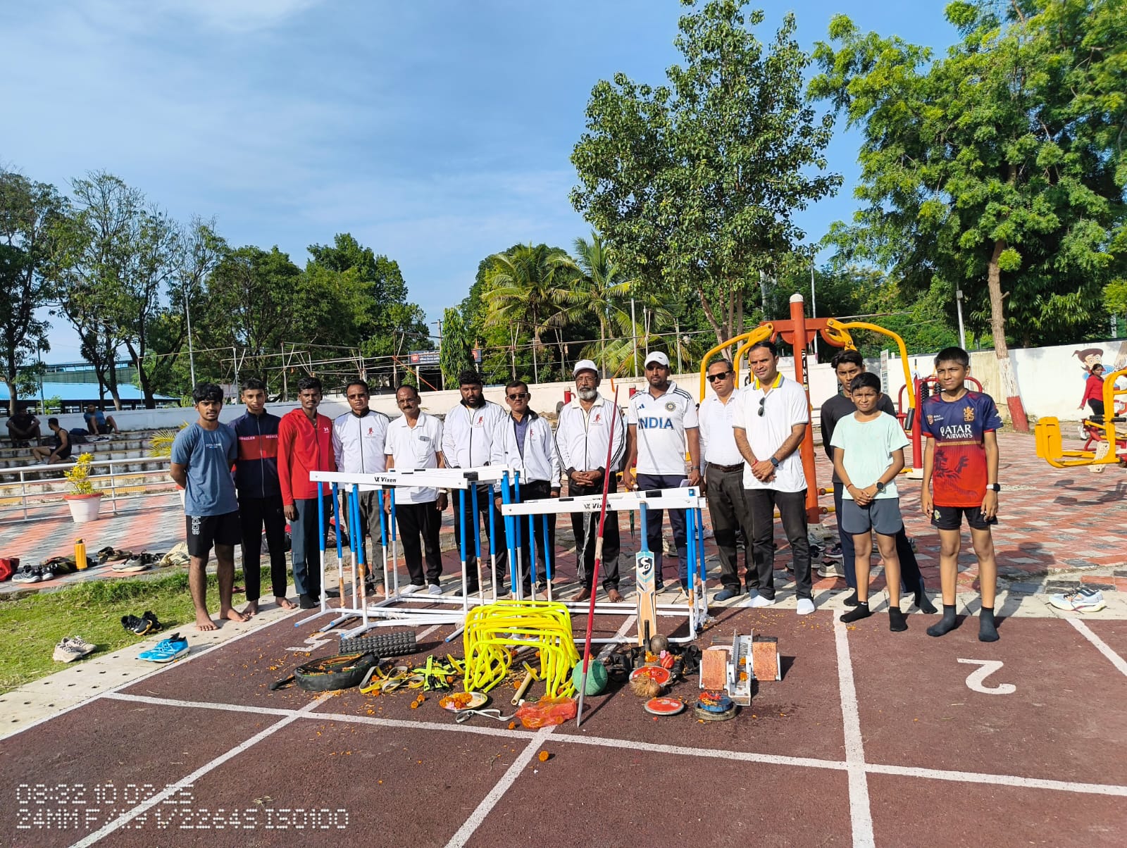 भुसावळ तालुका अॅथलेटिक्स असोसिएशनतर्फे विजयादशमी निमित्त रेल्वे ग्राऊंडवर पार पडला साहित्य पूजन सोहळा